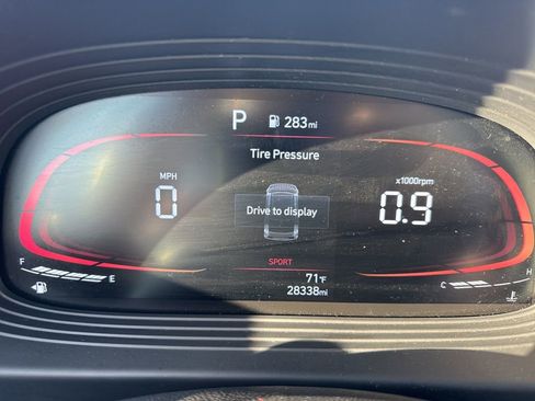 Used 2024 Hyundai Venue SEL image 22