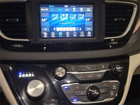 Used 2018 Chrysler Pacifica Touring Plus w/ Tire & Wheel Group image 19