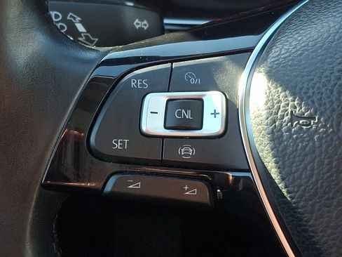 Used 2019 Volkswagen Jetta SE w/ Cold Weather Package image 19