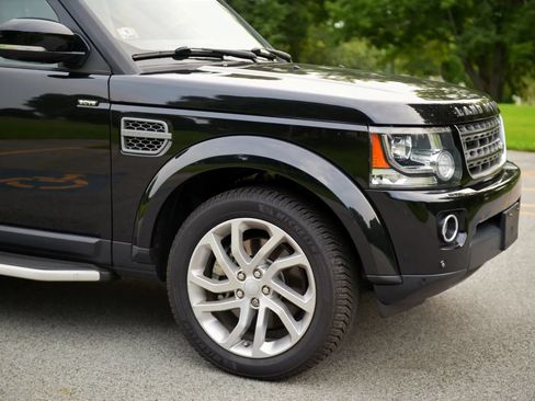 Used 2016 Land Rover LR4 HSE Silver Edition AWD/4WD image 17
