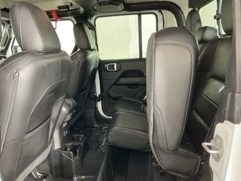 Used 2020 Jeep Gladiator Overland w/ Popular Equipment Package image 27