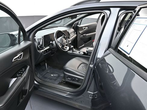 Used 2023 Kia Sportage X-Line AWD/4WD image 11
