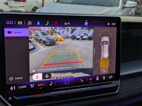 Used 2025 Volkswagen Tiguan SE image 22