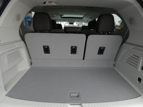 Used 2024 GMC Acadia Denali w/ Super Cruise Package image 16