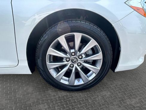 Used 2017 Toyota Camry XLE FWD image 28