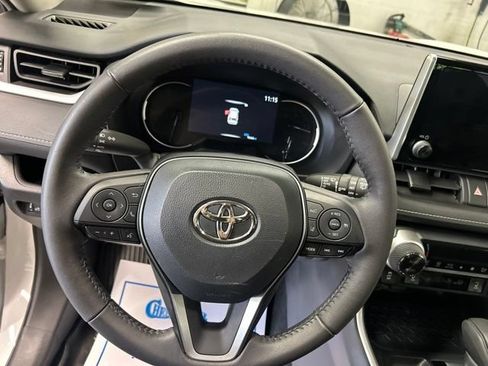 Used 2025 Toyota RAV4 XLE w/ Convenience Package AWD/4WD image 18