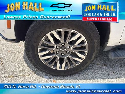 Used 2025 Chevrolet Tahoe Z71 w/ Comfort Package AWD/4WD image 19