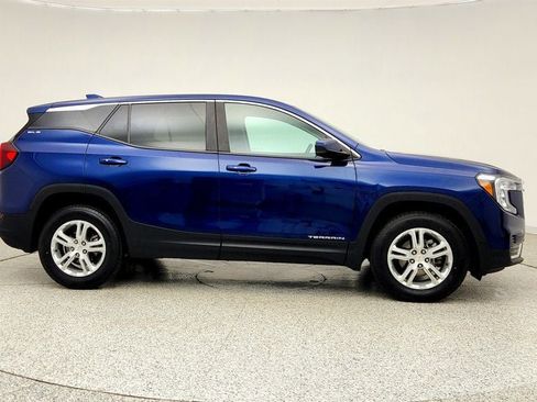 Used 2022 GMC Terrain SLE AWD/4WD image 4