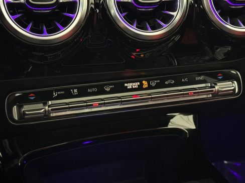 Used 2023 Mercedes-Benz CLA 250 4MATIC image 17