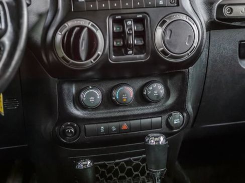 Used 2017 Jeep Wrangler Unlimited Sport w/ Quick Order Package 24S AWD/4WD image 35