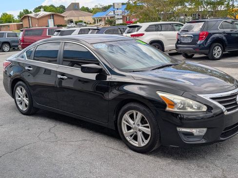 Used 2013 Nissan Altima 2.5 SV FWD image 3