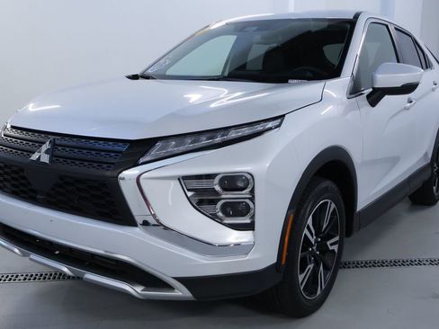 Used 2025 Mitsubishi Eclipse Cross SE AWD/4WD image 3