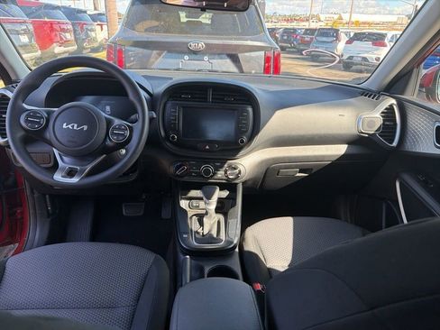 Certified 2024 Kia Soul LX image 9