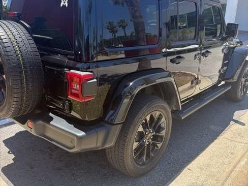 Used 2023 Jeep Wrangler Unlimited Sahara w/ Cold Weather Group AWD/4WD image 2