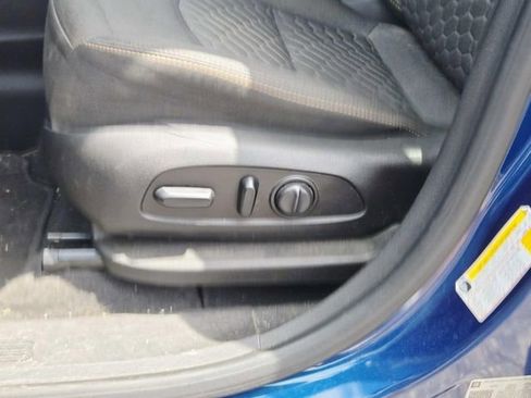 Used 2019 Chevrolet Equinox LT FWD image 19