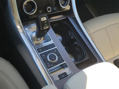 Used 2019 Land Rover Range Rover Sport HSE image 25