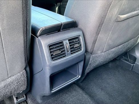 Used 2024 Nissan Rogue S FWD image 32