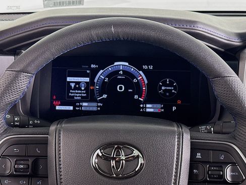 Used 2025 Toyota Tundra Platinum w/ TRD Off-Road Package AWD/4WD image 20