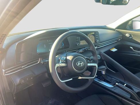 New 2026 Hyundai Elantra SE image 9