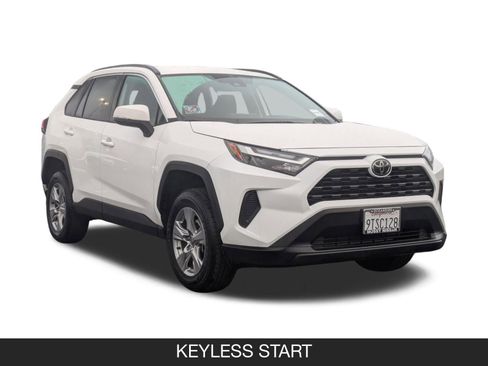 Used 2025 Toyota RAV4 XLE image 2