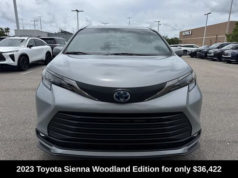 Used 2023 Toyota Sienna XLE Woodland Edition AWD/4WD image 2
