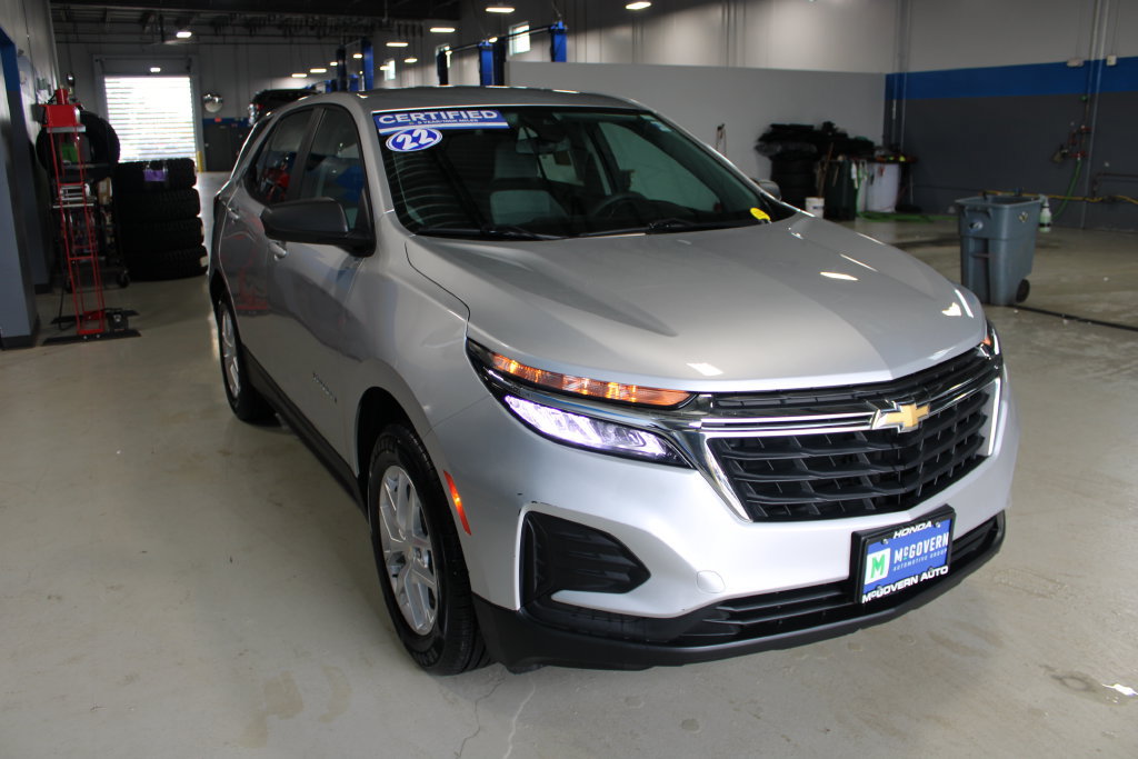 Used 2022 Chevrolet Equinox LS AWD/4WD image 3