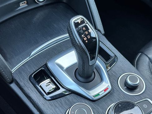 Used 2022 Alfa Romeo Stelvio Sprint RWD image 20