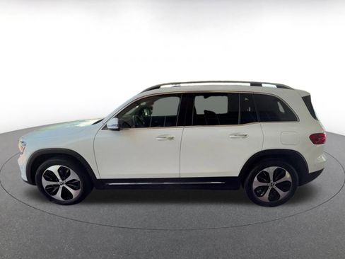 Used 2025 Mercedes-Benz GLB 250 image 9