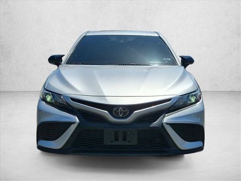 Used 2023 Toyota Camry SE FWD image 2