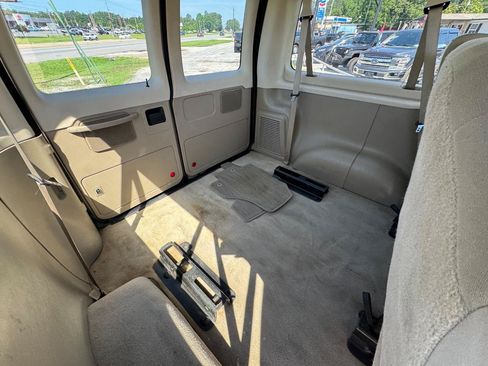 Used 2012 Ford E-350 and Econoline 350 XLT RWD image 18