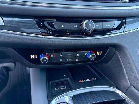 Used 2022 Buick Enclave Essence w/ Experience Buick Package image 11