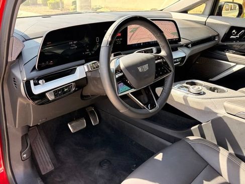 Used 2025 Cadillac Optiq Sport 1 AWD/4WD image 12