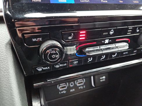 Used 2023 Jeep Grand Cherokee Limited image 57