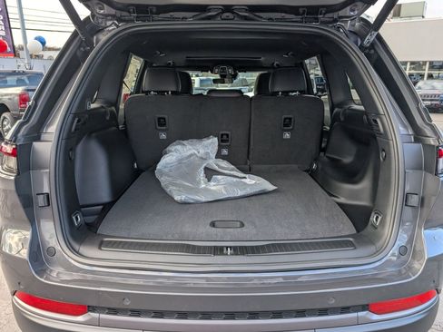 New 2026 Jeep Grand Cherokee Laredo image 25