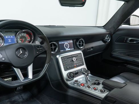 Used 2011 Mercedes-Benz SLS AMG Coupe image 19
