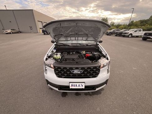 New 2025 Ford Maverick XLT w/ Equipment Group 302A image 24