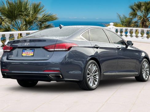 Used 2015 Hyundai Genesis 3.8 image 4