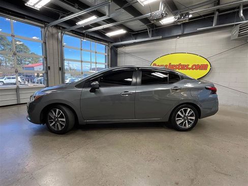 Used 2020 Nissan Versa SV FWD image 2