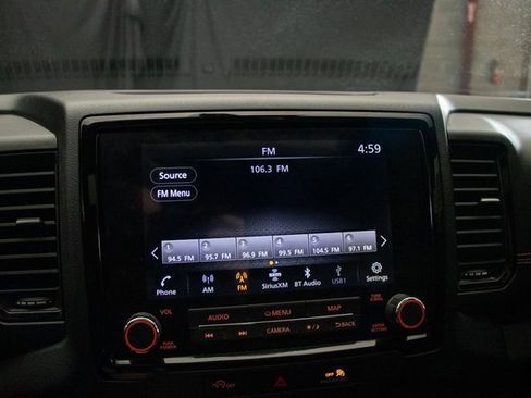 Used 2023 Nissan Frontier PRO-4X image 32