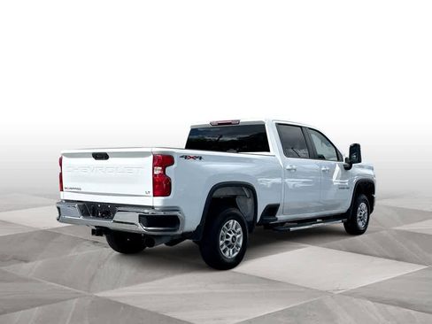 Used 2025 Chevrolet Silverado 2500 LT w/ Convenience Package AWD/4WD image 8