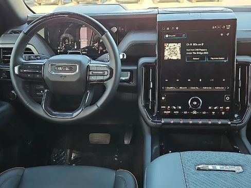 Used 2025 GMC Yukon AT4 w/ AT4 Premium Plus Package AWD/4WD image 18