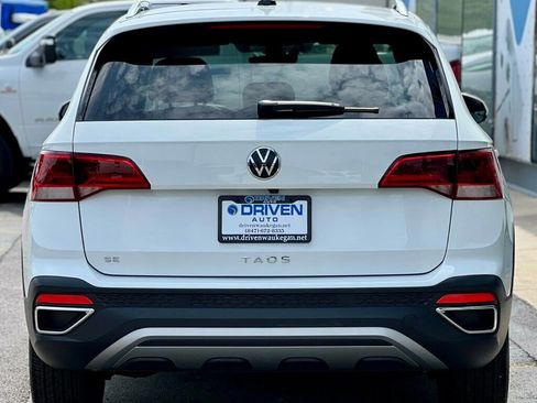Used 2024 Volkswagen Taos SE FWD image 31
