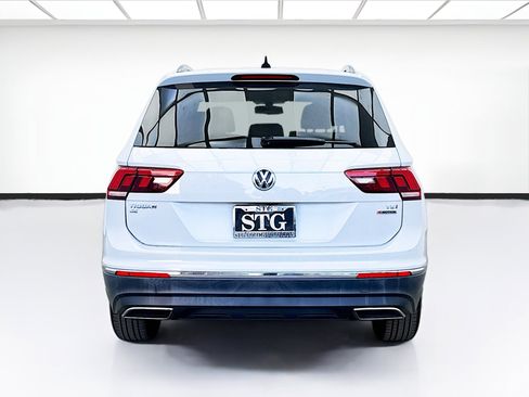 Used 2018 Volkswagen Tiguan SE w/ Panoramic Sunroof Package image 5