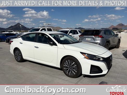 Used 2025 Nissan Altima 2.5 SV FWD image 1