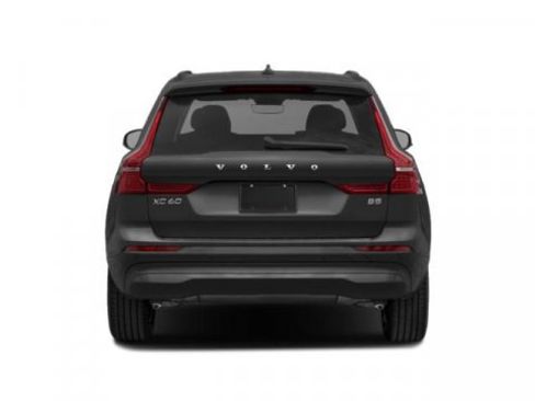 Used 2023 Volvo XC60 B5 Core image 8