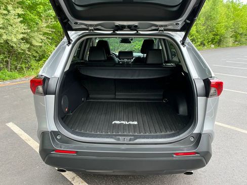 Used 2022 Toyota RAV4 XLE Premium AWD/4WD image 23