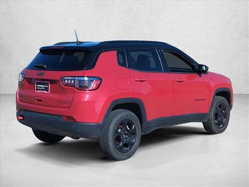 Used 2023 Jeep Compass Trailhawk image 5