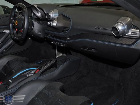 Used 2022 Ferrari F8 Tributo RWD image 26