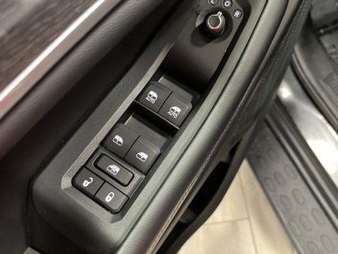 Used 2024 Jeep Grand Cherokee Limited w/ Luxury Tech Group II AWD/4WD image 22
