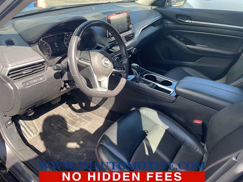 Used 2024 Nissan Altima 2.5 SR FWD image 2